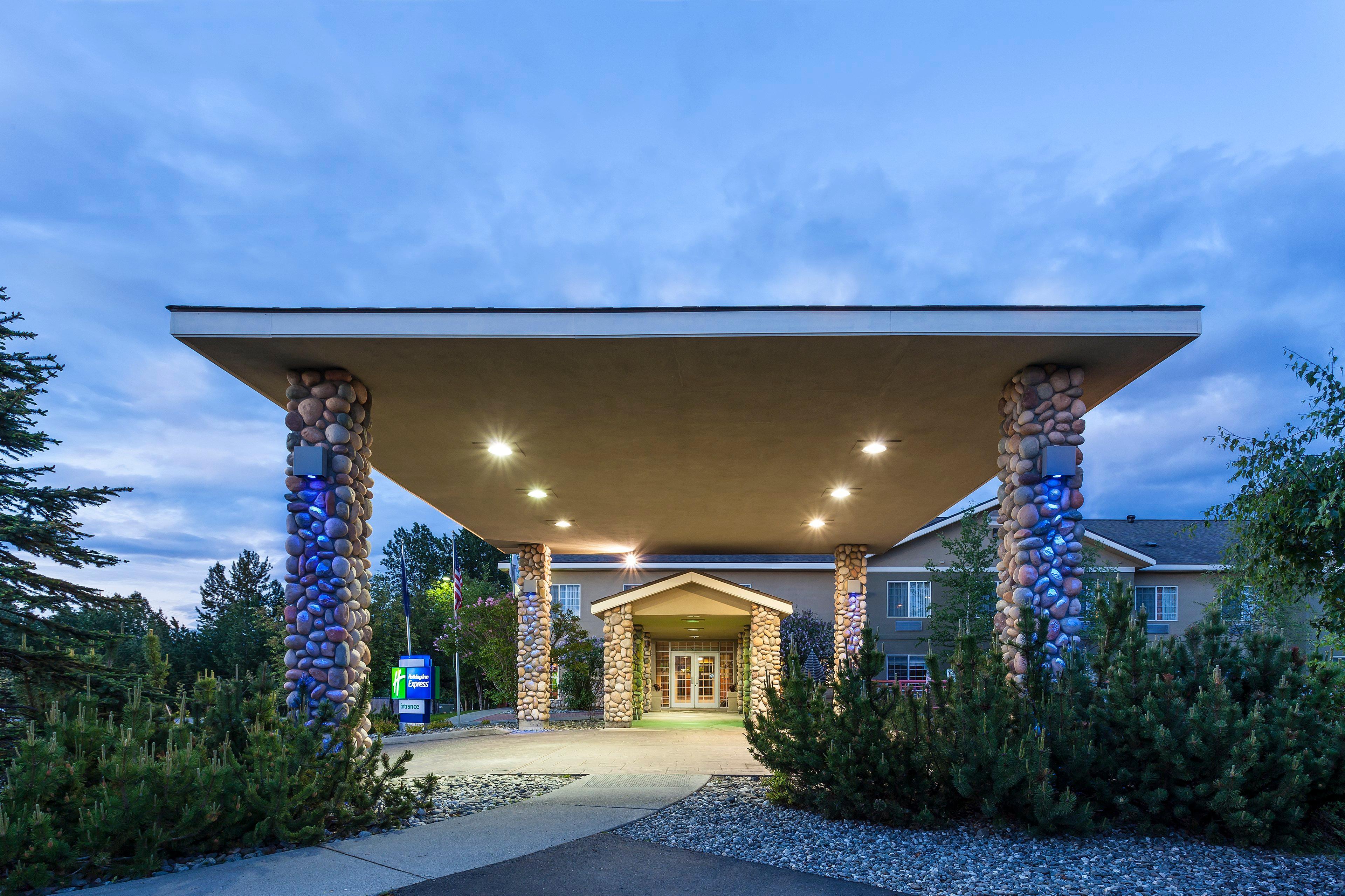 Wyndham Garden Anchorage Airport Hotel Exterior photo