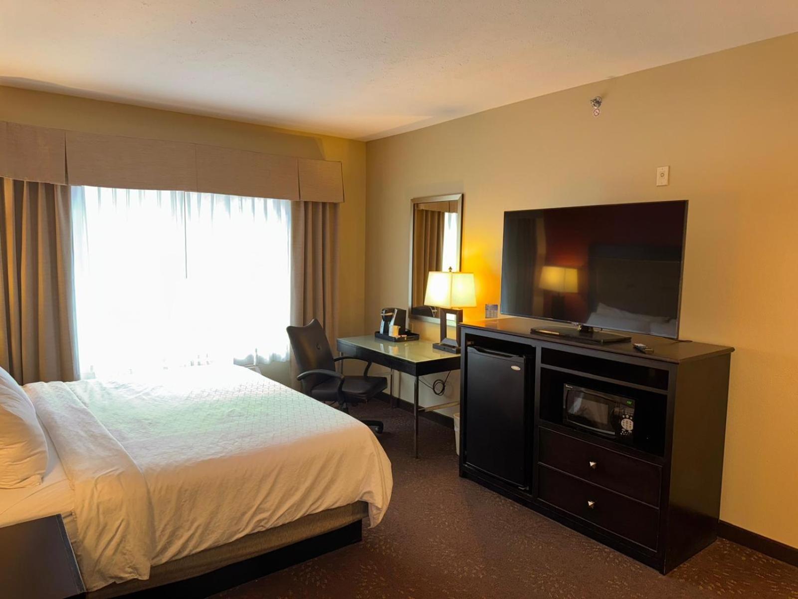 Wyndham Garden Anchorage Airport Hotel Exterior photo