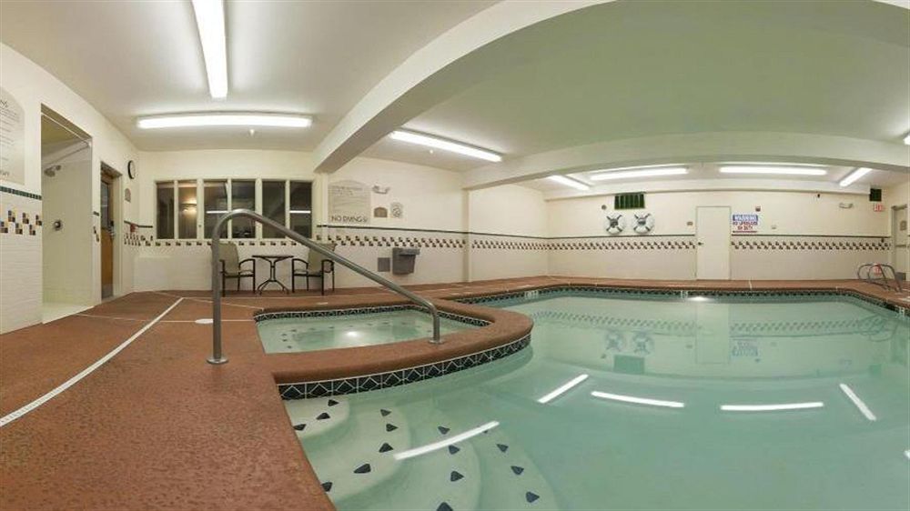 Wyndham Garden Anchorage Airport Hotel Exterior photo